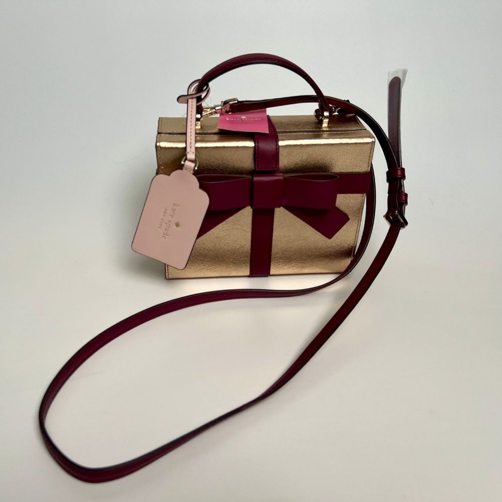 KATE SPADE WRAPPING PARTY GIFT BOX CROSSBODY PURSE GOLD  BRAND NEW WITH TAGS